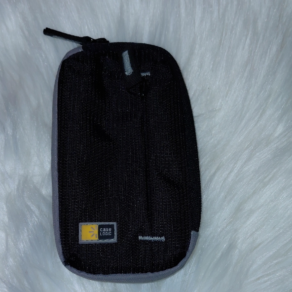 EUC Compact Padded Carrying Case for Phone Cards Keys by Case Logic